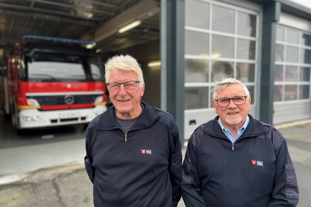 Mogens Nielsen og Henning Lyngsaa har kendt hinanden siden skoldetiden og er stadig kolleger på Station Ejby